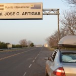 Ponte internacional General Artigas que cruza o rio Uruguai e une as cidades de Colón e Paysandú.